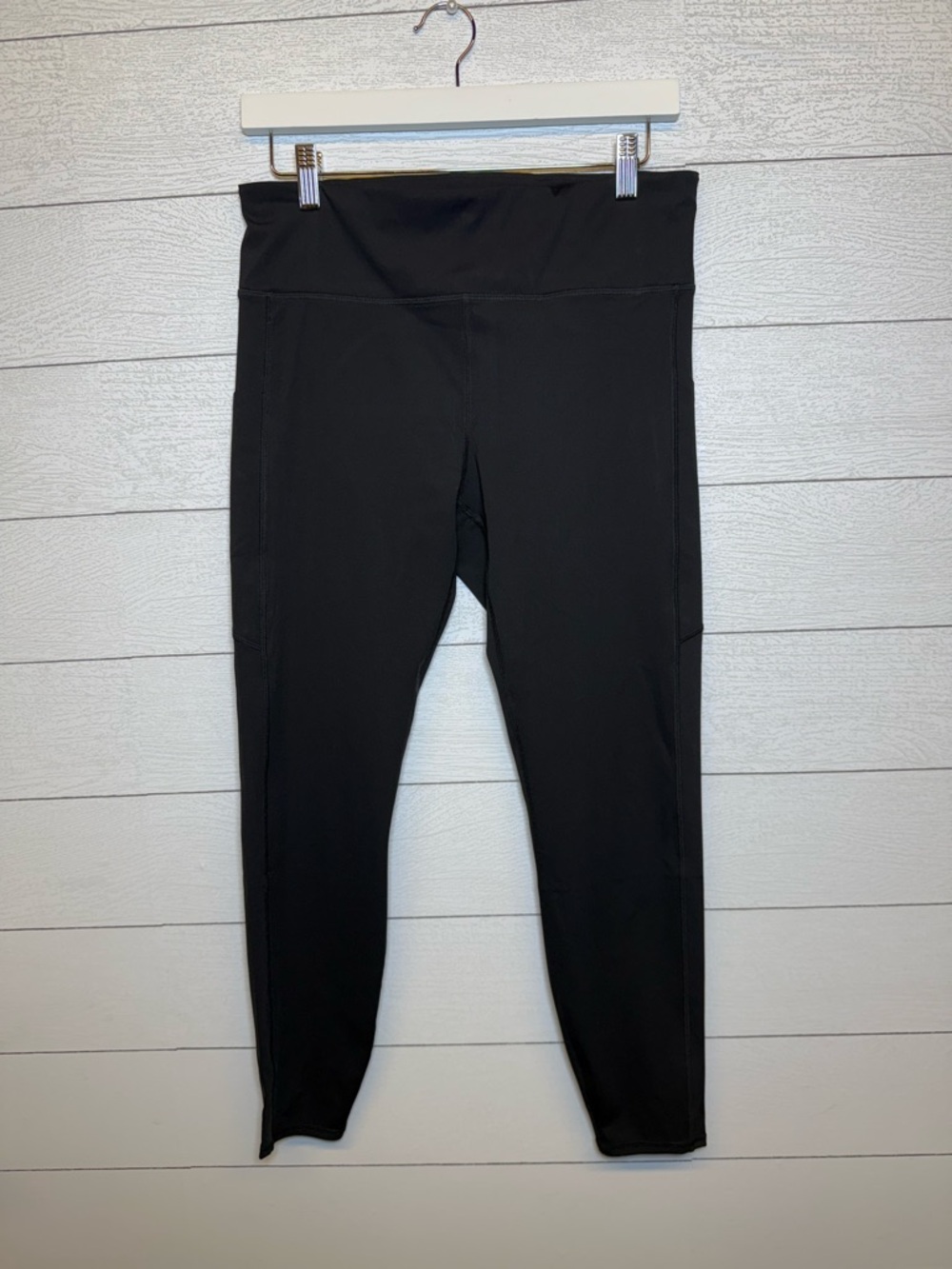 Vuori Stride Black High-Rise Performance Leggings with side pockets  Size Large - Picture 2 of 12